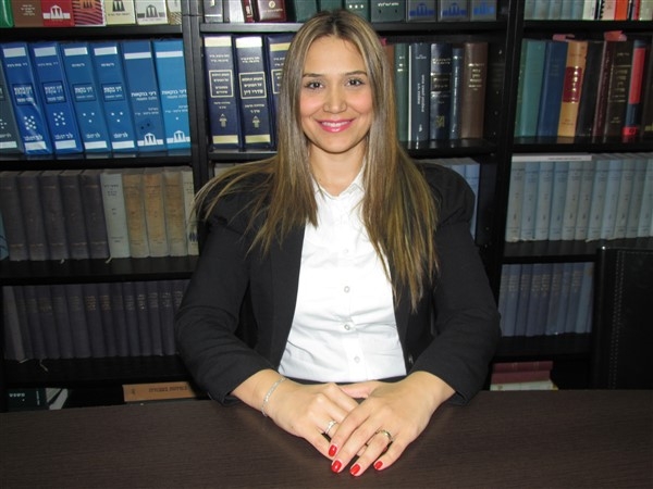 Inbal Shitrit-Zvik, Associate