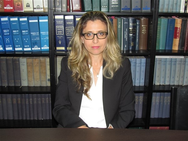 Irit Hadar, Associate